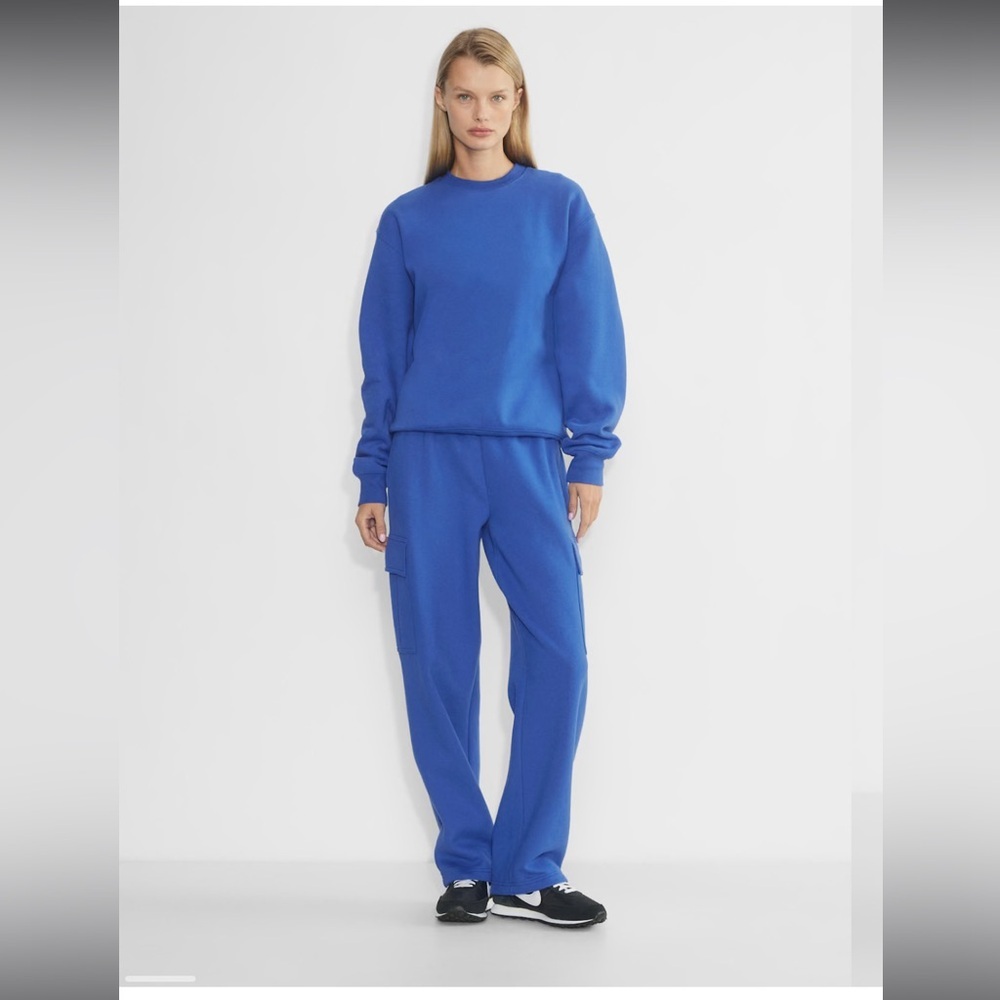 Aritzia TNA Sweatfleece Cozy Fleece Cargo Mega Fit Sweatpants in Jazz Blue, NEW - Picture 1 of 17